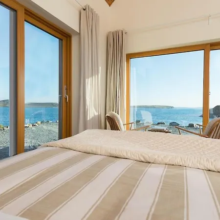 Dolphin - Holiday home Clifden
