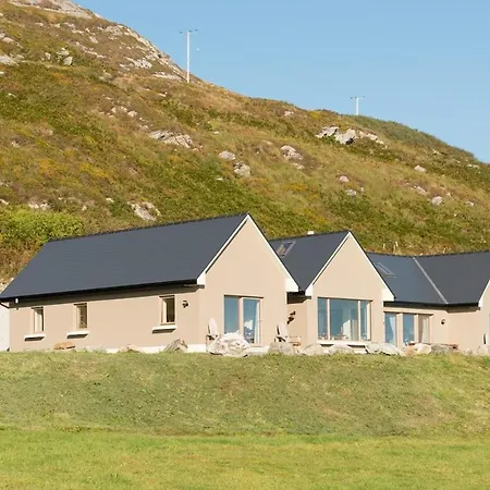 Dolphin - Holiday home Clifden