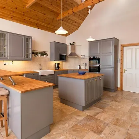 Dolphin - Holiday home *